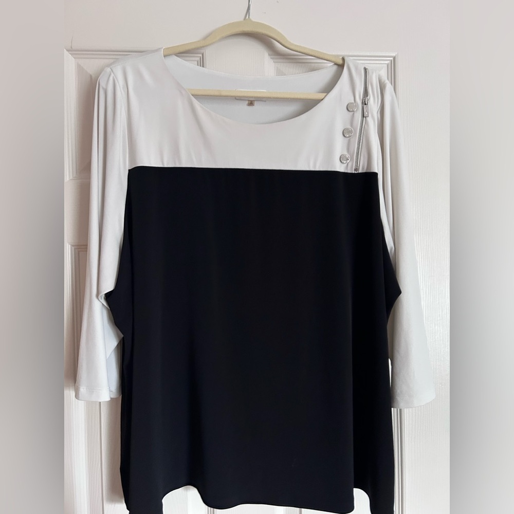 Women’s Two-Tone Black and White Button-Accent Top